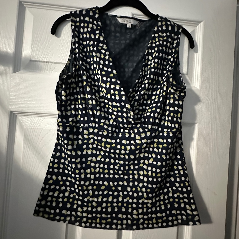Cleo Navy Polka Dot Sleeveless Blouse Size Medium V-Neck Workwear Top